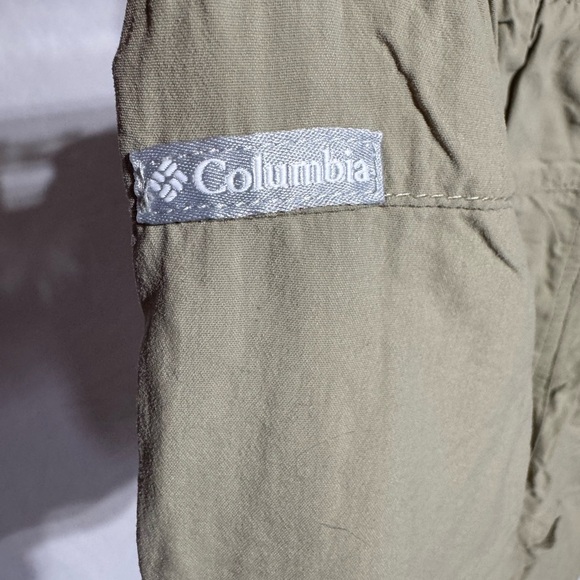 Columbia Tan Cargo Shorts with Relaxed Fit Size 6 - Picture 5 of 7
